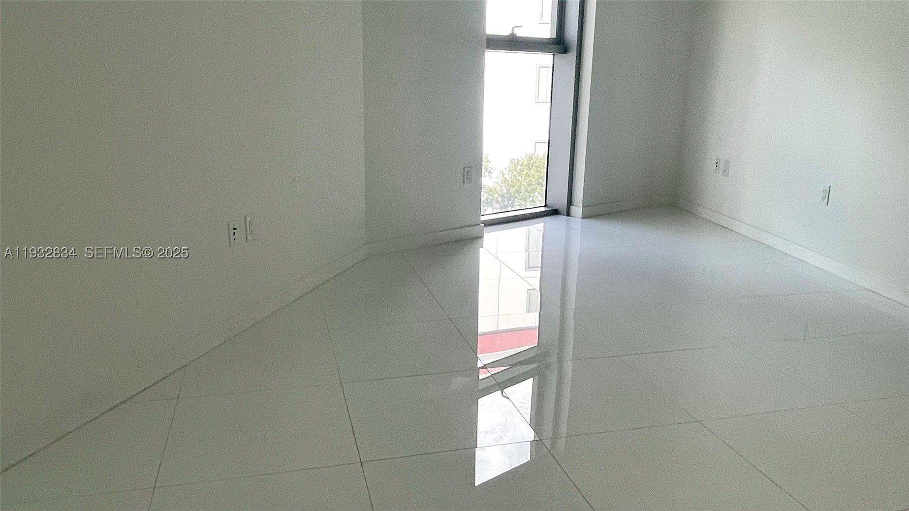851 NE 1st Ave #412, Miami FL 33132