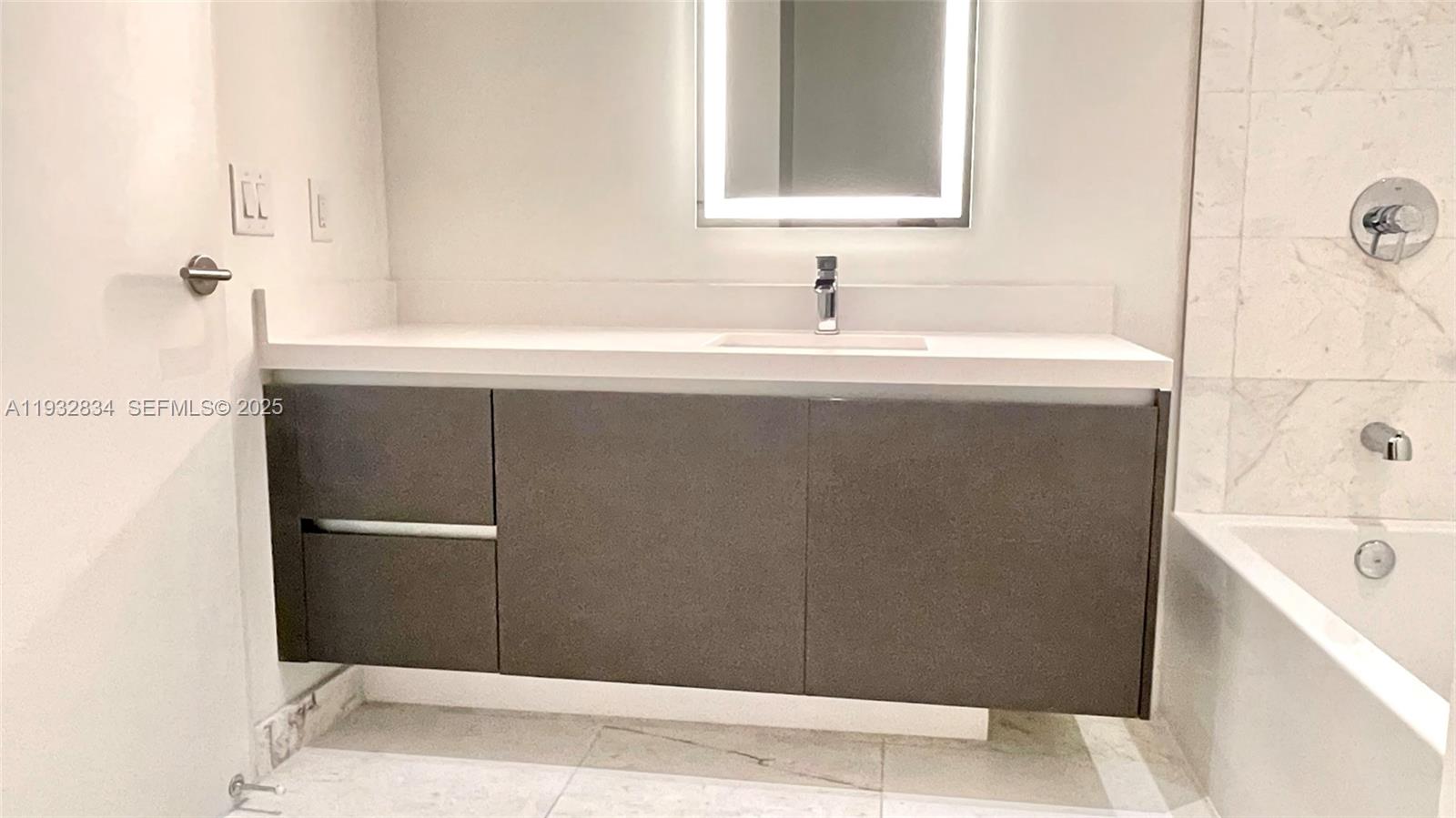 851 NE 1st Ave #412, Miami FL 33132