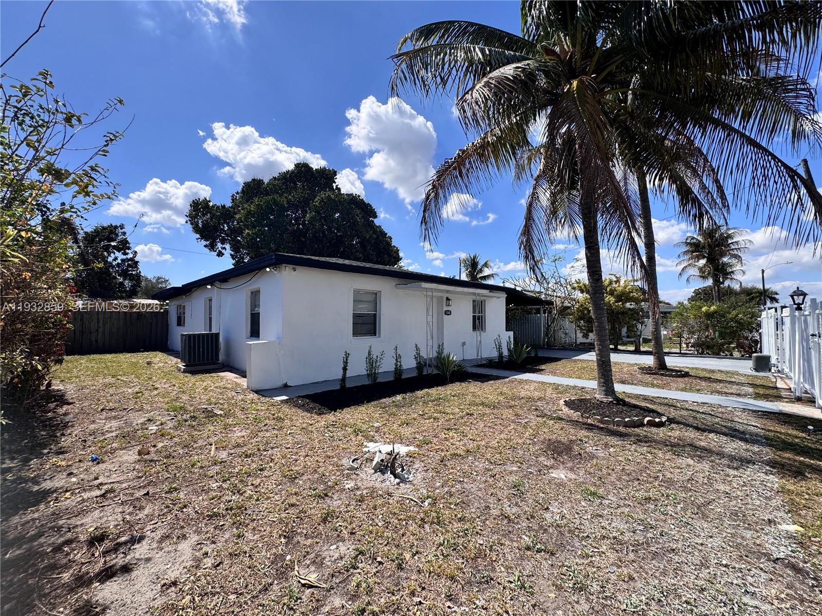 1040 Curtiss Dr, Opa Locka FL 33054