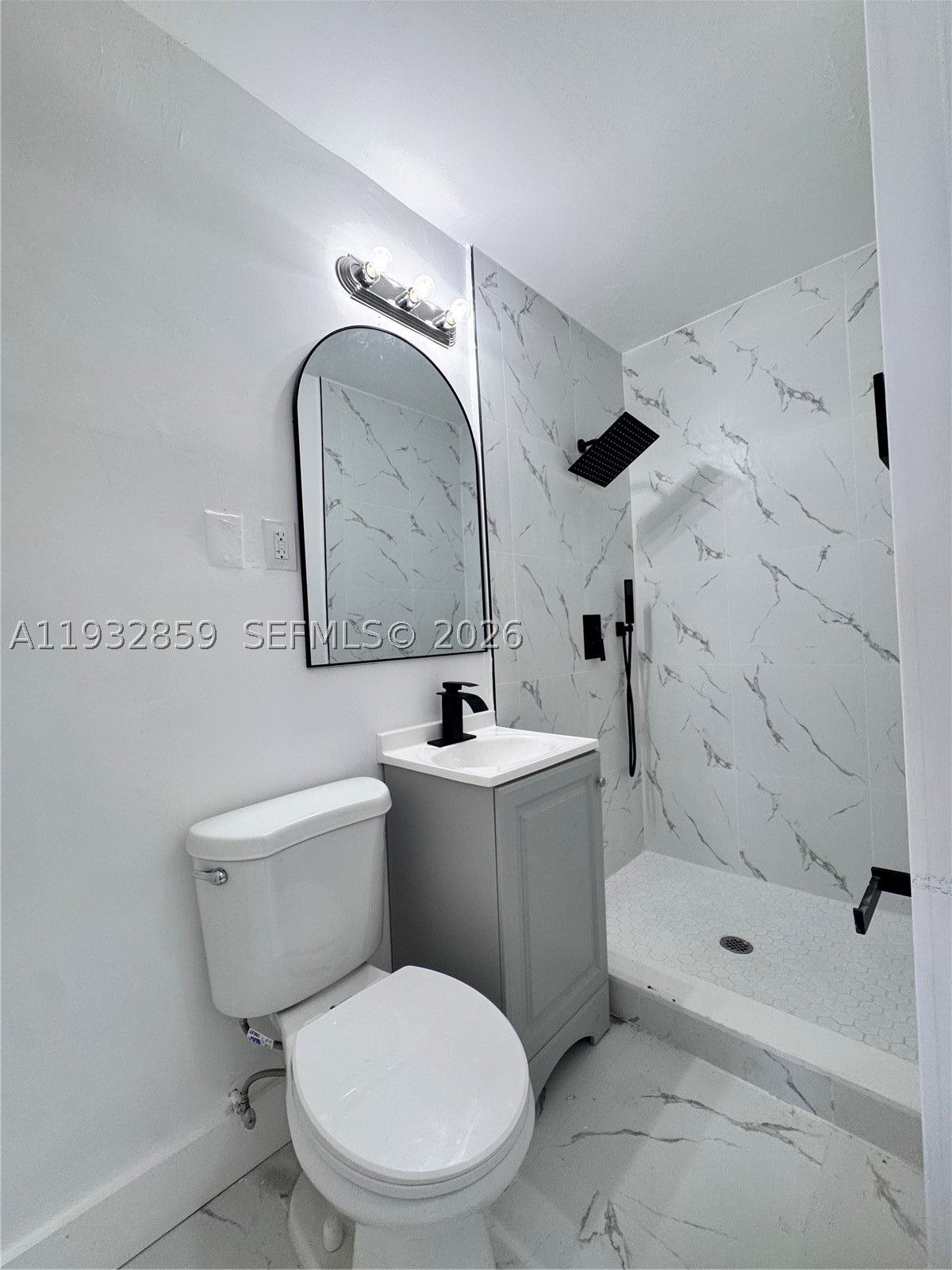 1040 Curtiss Dr, Opa Locka FL 33054