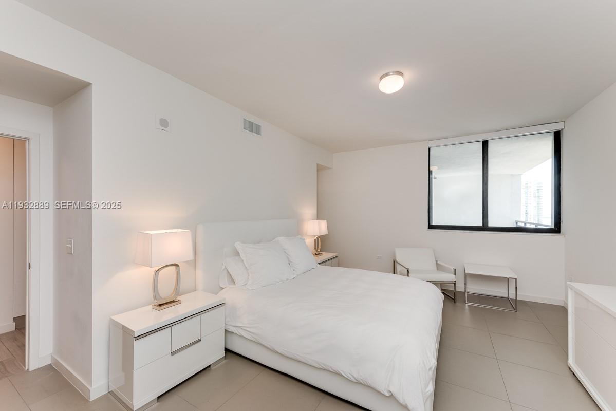 999 SW 1st Ave #3216, Miami FL 33130