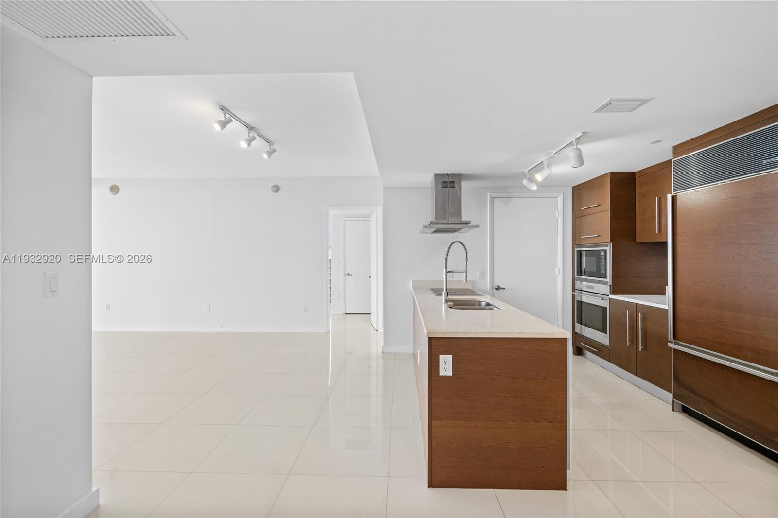 495 Brickell Ave #4011, Miami FL 33131