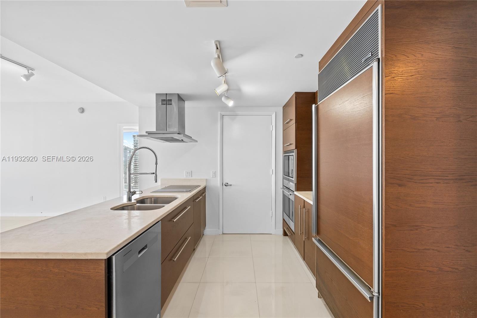 495 Brickell Ave #4011, Miami FL 33131