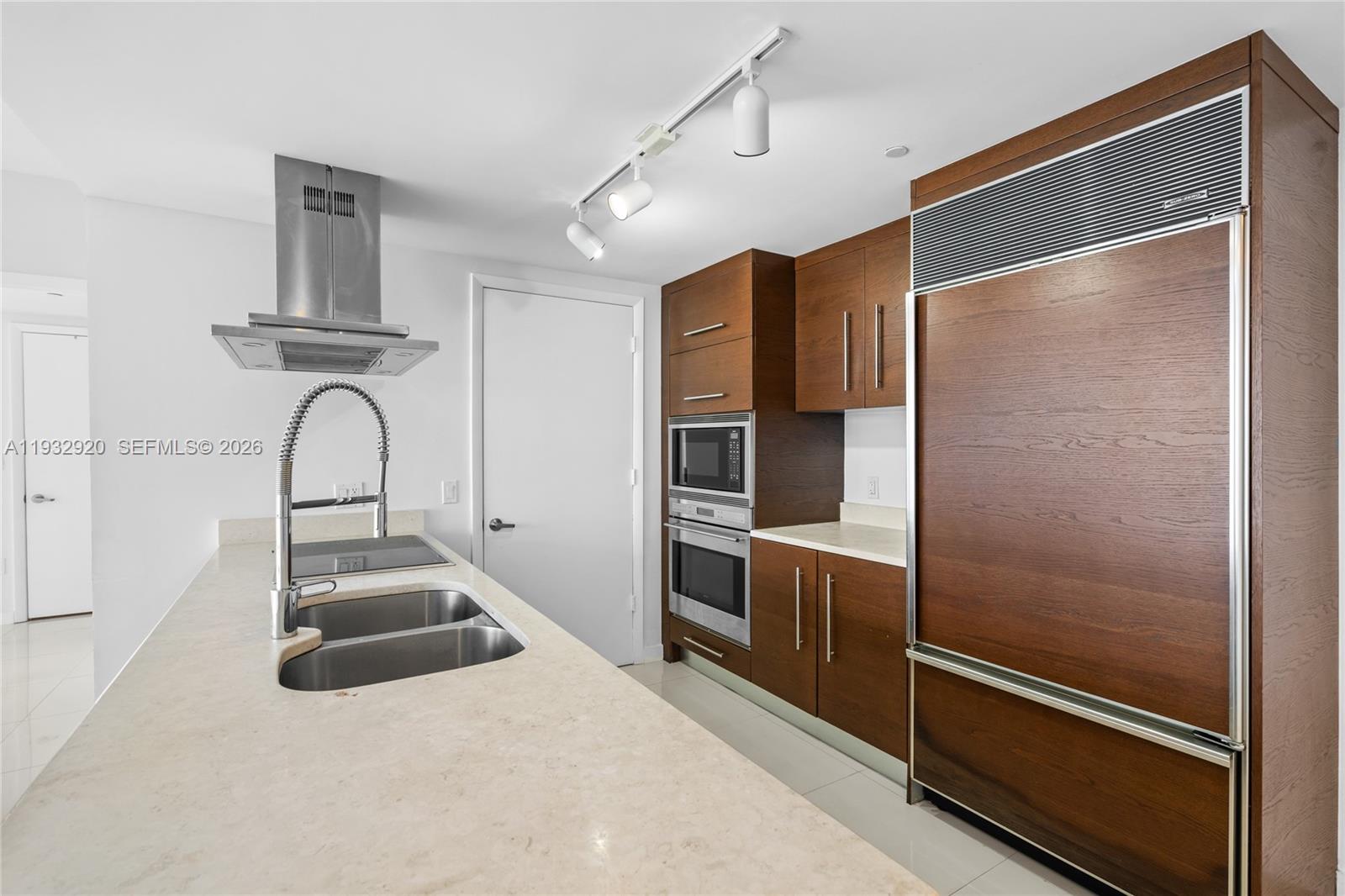 495 Brickell Ave #4011, Miami FL 33131