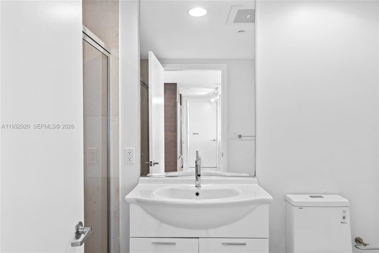 495 Brickell Ave #4011, Miami FL 33131