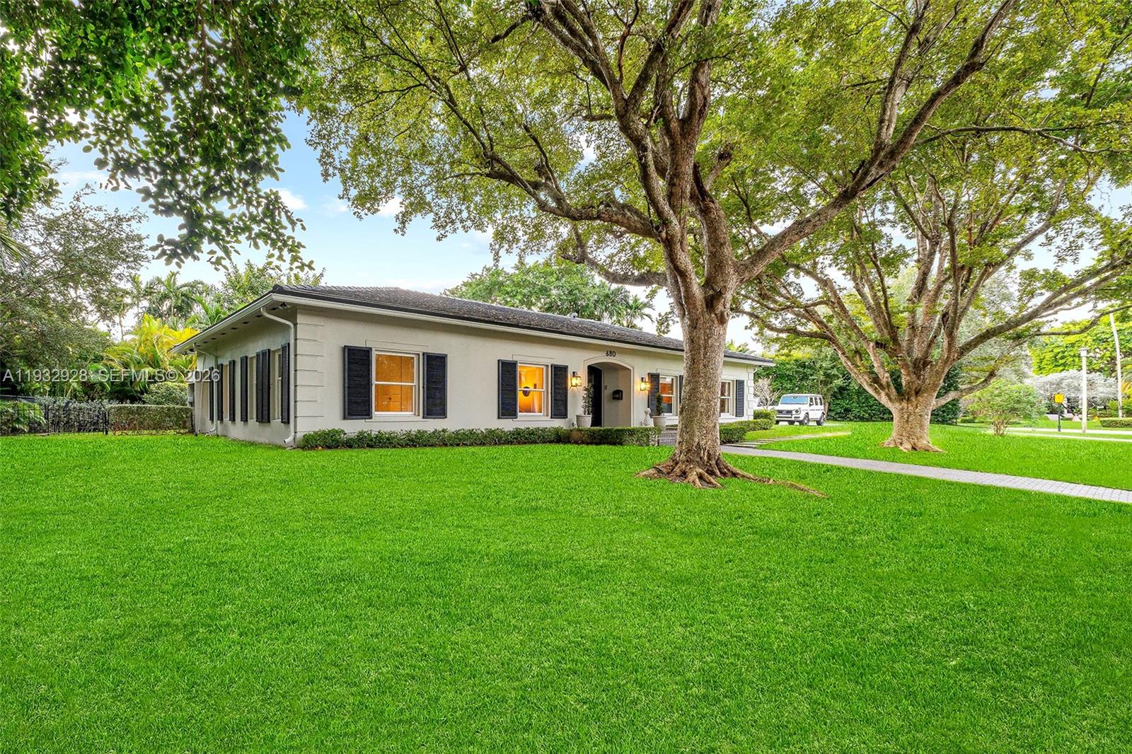 680 Buttonwood Ln, Miami FL 33137