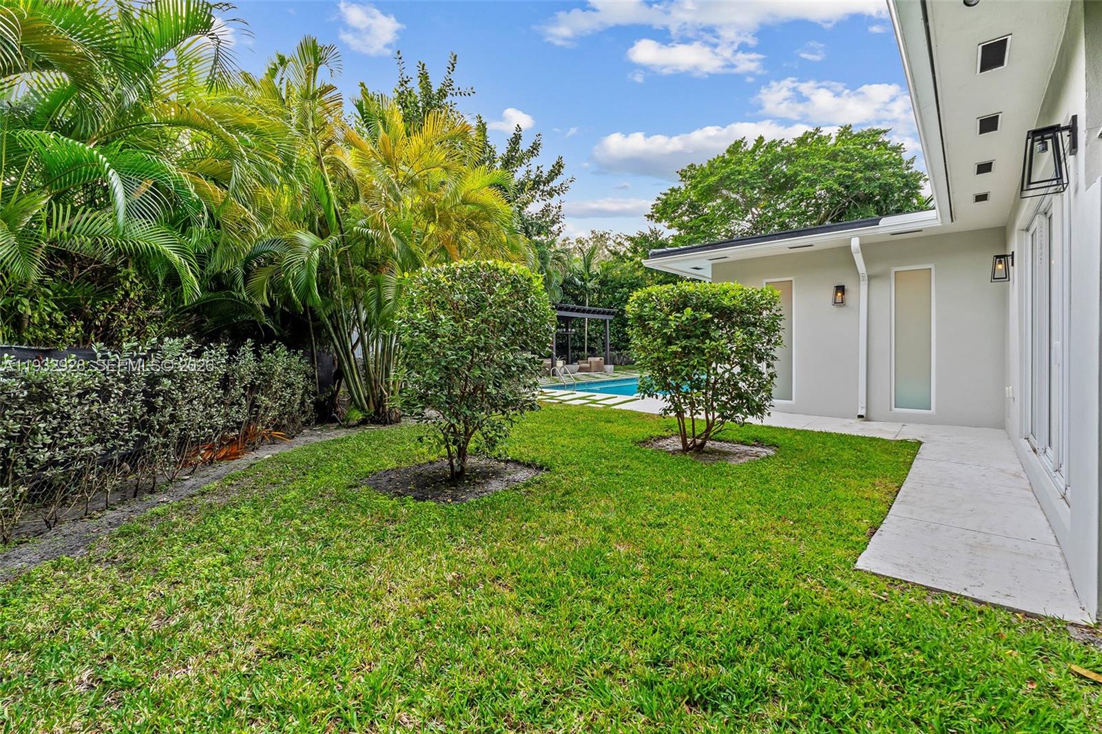 680 Buttonwood Ln, Miami FL 33137