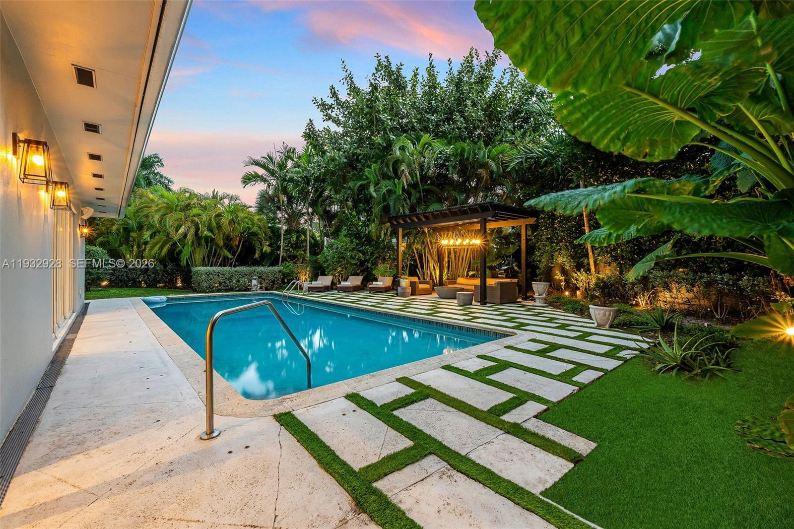 680 Buttonwood Ln, Miami FL 33137