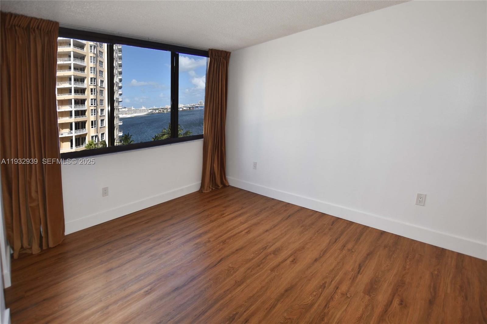 540 Brickell Key Dr #826, Miami FL 33131