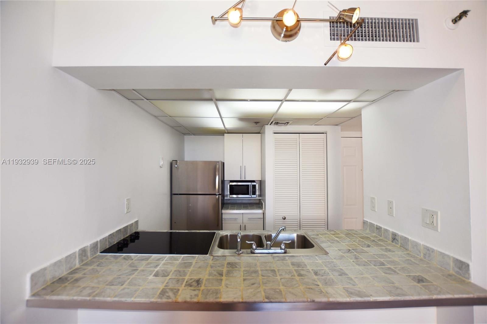 540 Brickell Key Dr #826, Miami FL 33131