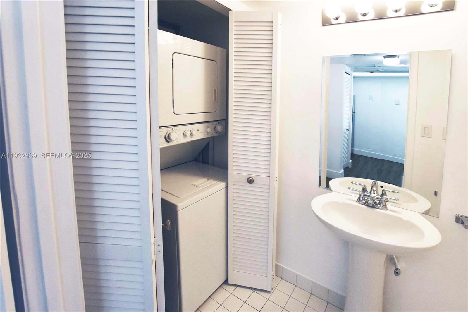 540 Brickell Key Dr #826, Miami FL 33131