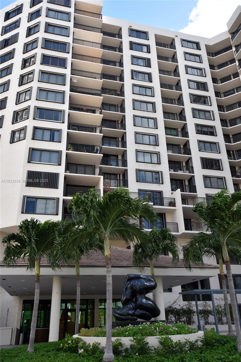 540 Brickell Key Dr #826, Miami FL 33131