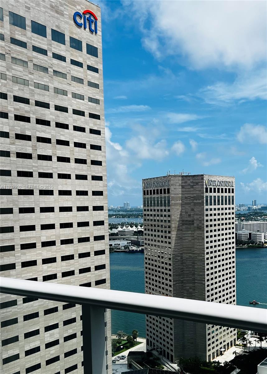 300 S Biscayne Blvd #T-2912, Miami FL 33131