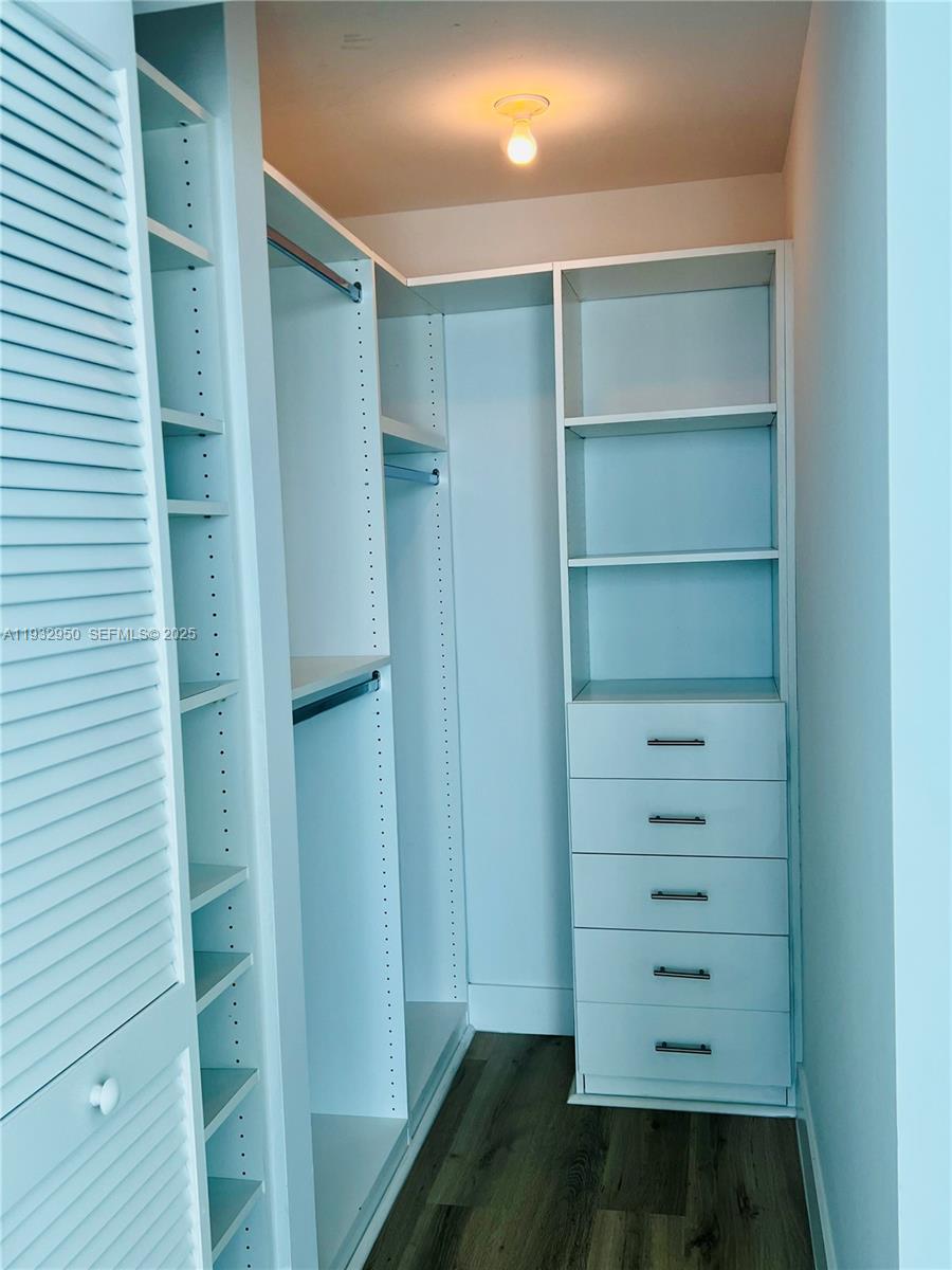 300 S Biscayne Blvd #T-2912, Miami FL 33131