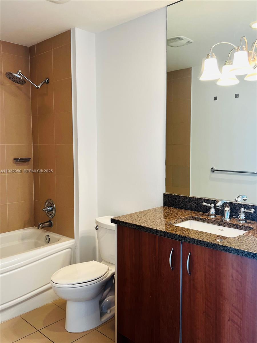 300 S Biscayne Blvd #T-2912, Miami FL 33131