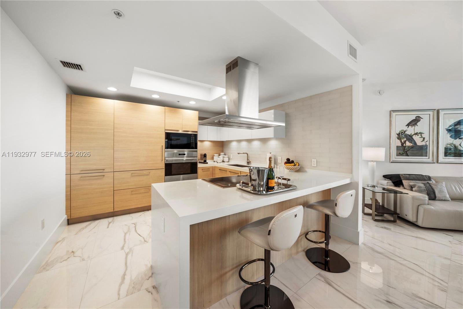 17111 Biscayne Blvd #803, North Miami Beach FL 33160