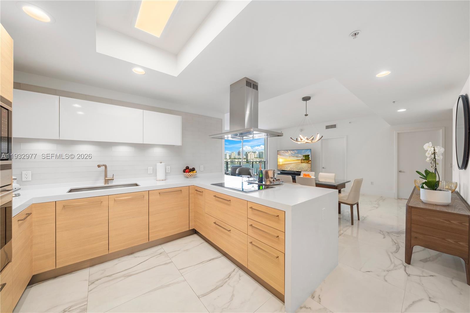 17111 Biscayne Blvd #803, North Miami Beach FL 33160