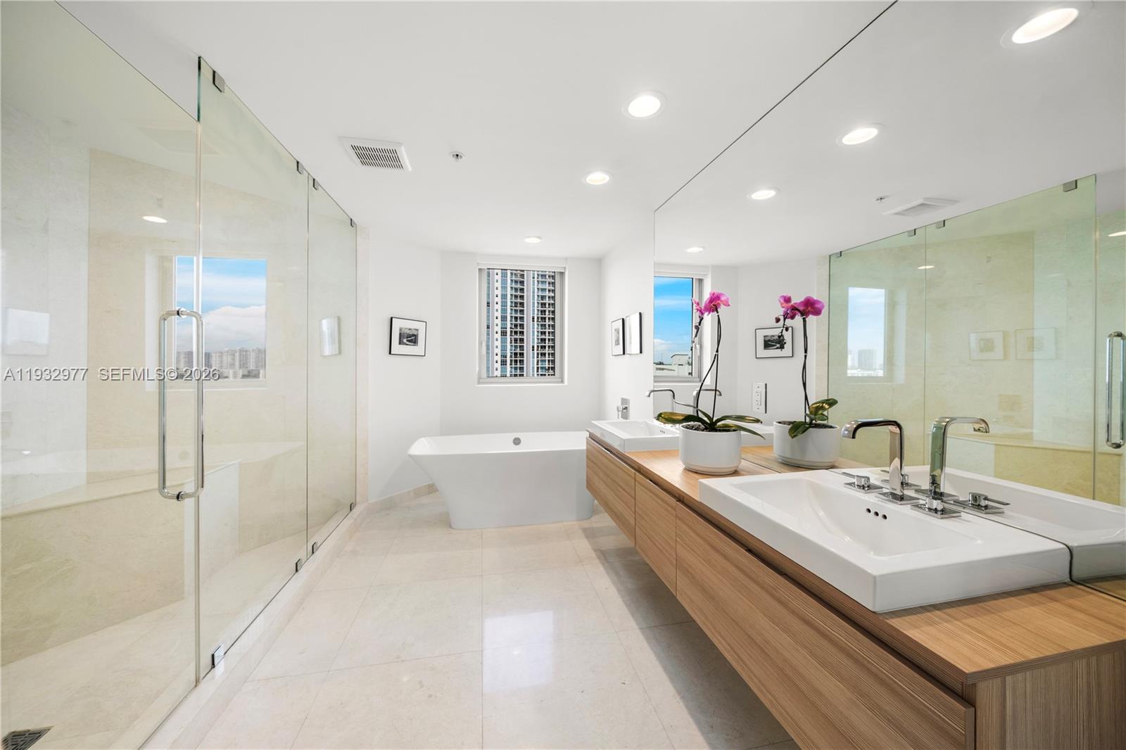 17111 Biscayne Blvd #803, North Miami Beach FL 33160