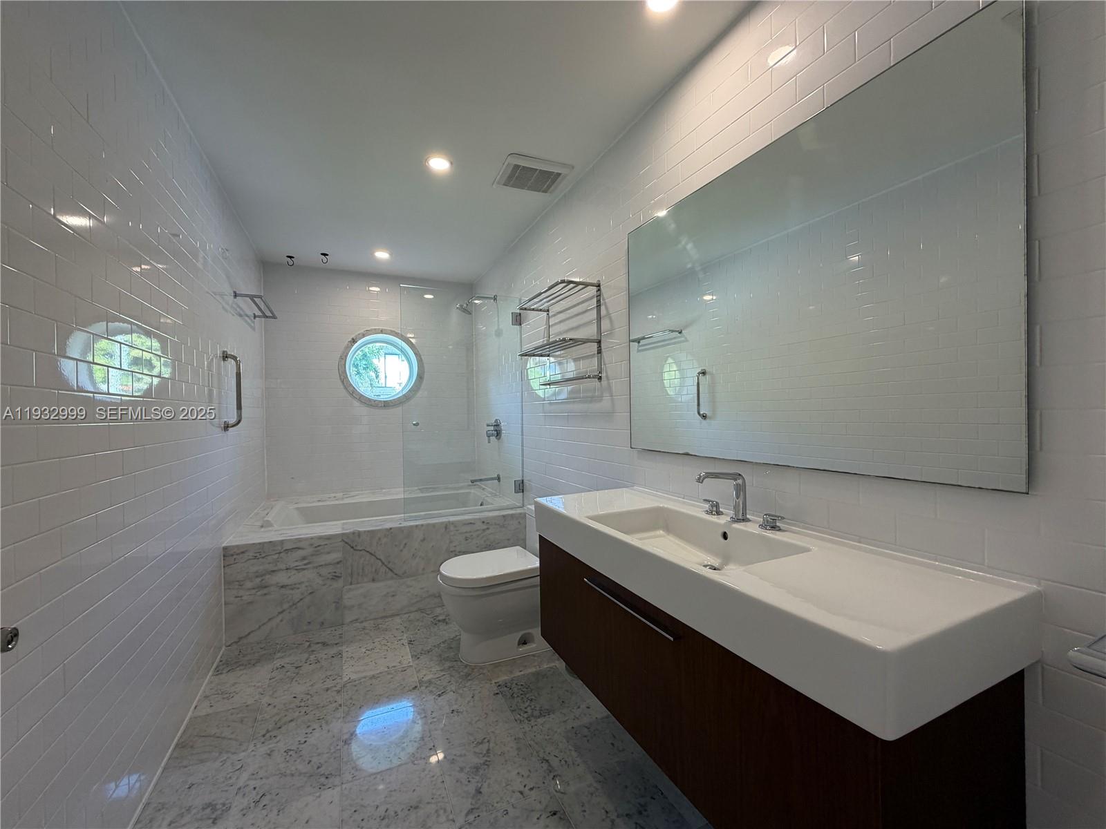 621 W Dilido Dr, Miami Beach FL 33139