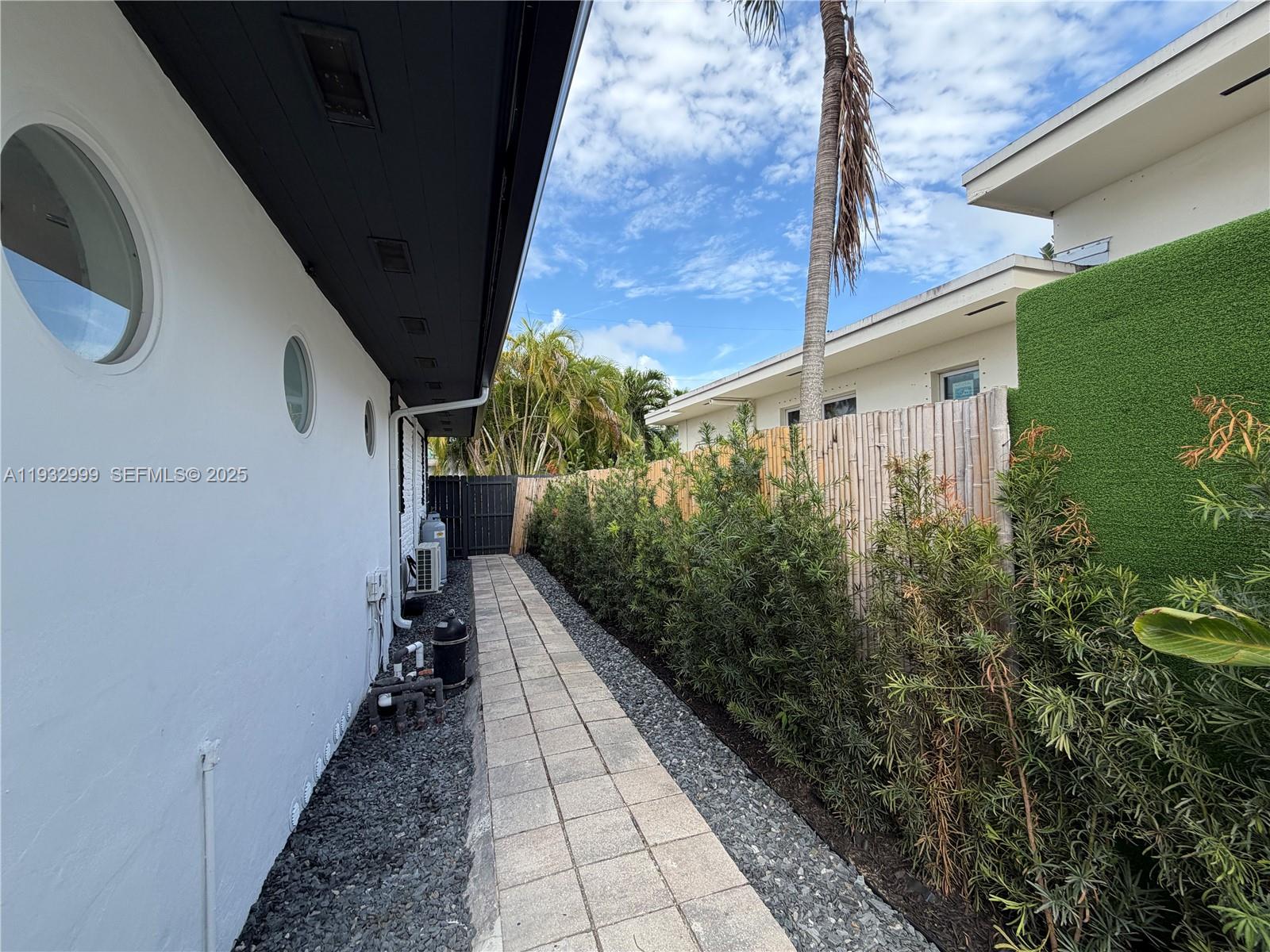 621 W Dilido Dr, Miami Beach FL 33139