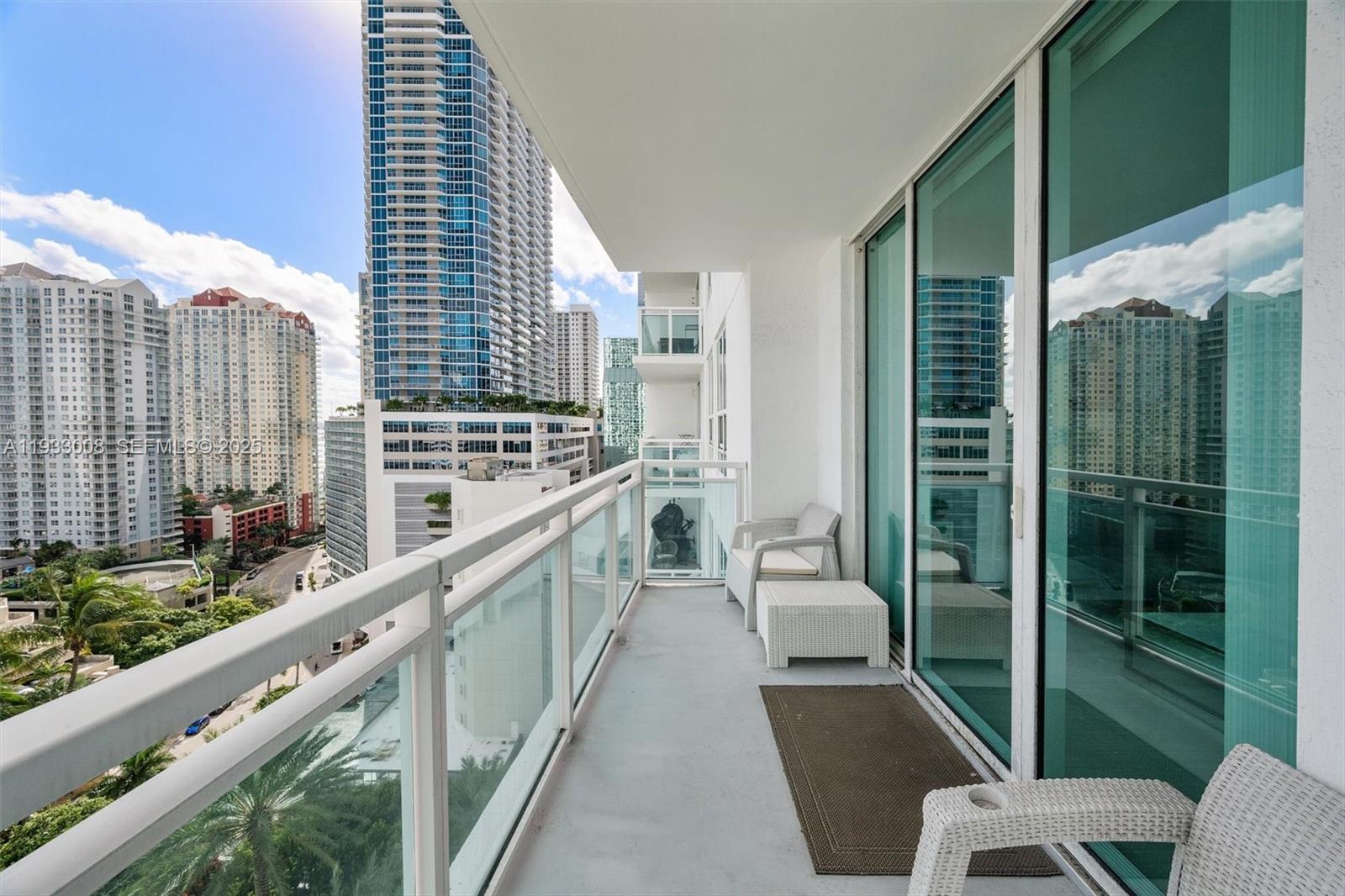 951 Brickell Ave #1806, Miami FL 33131