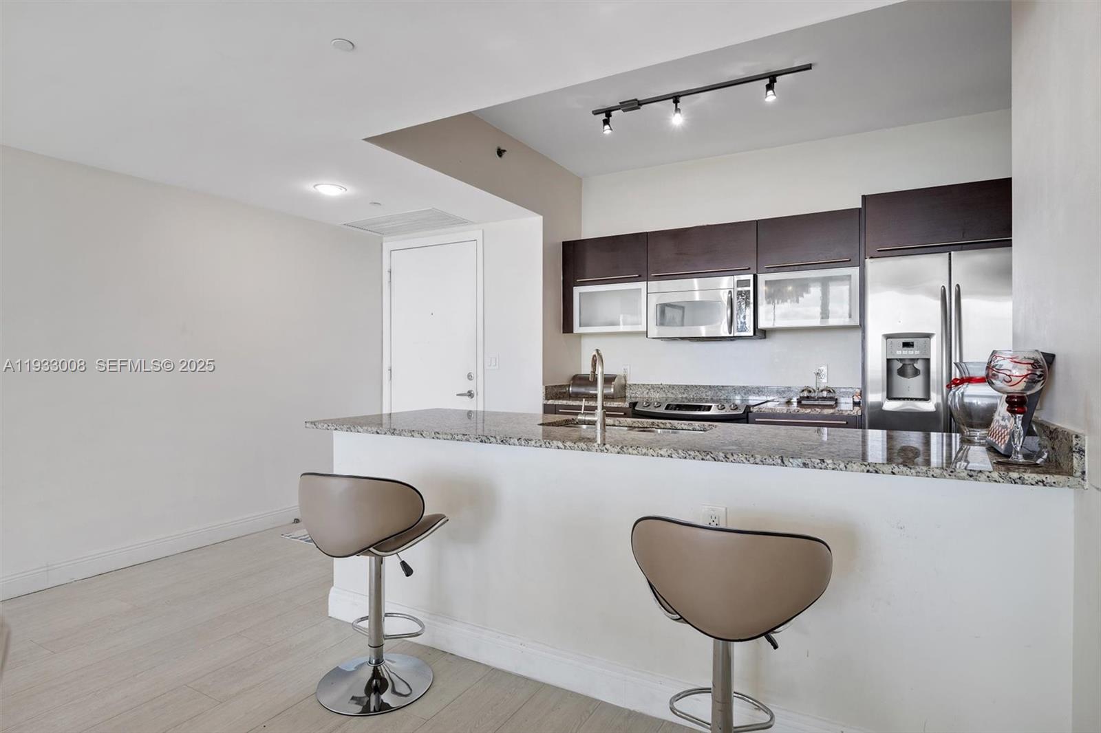 951 Brickell Ave #1806, Miami FL 33131