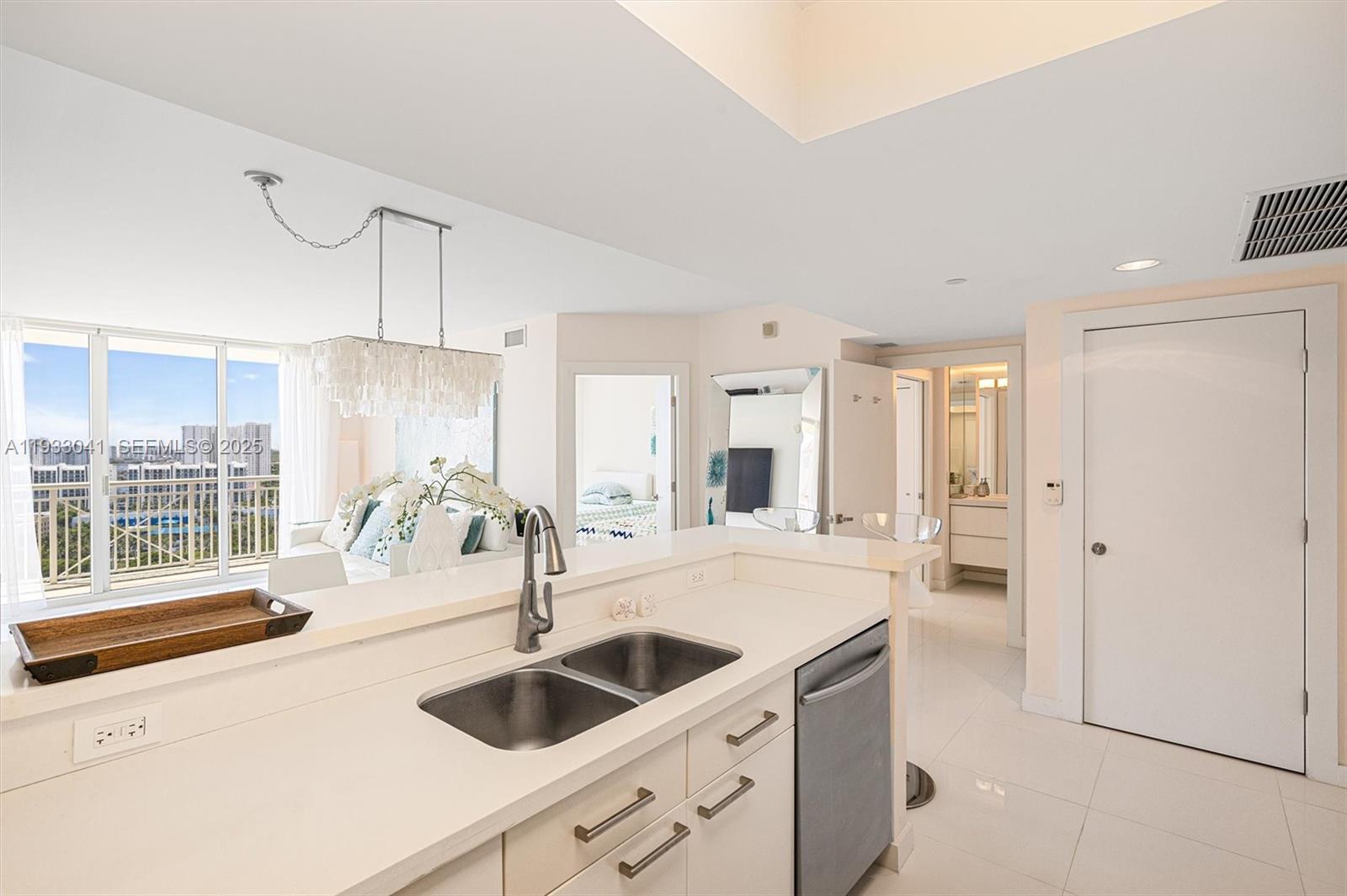 19501 W Country Club Dr #2307, Aventura FL 33180