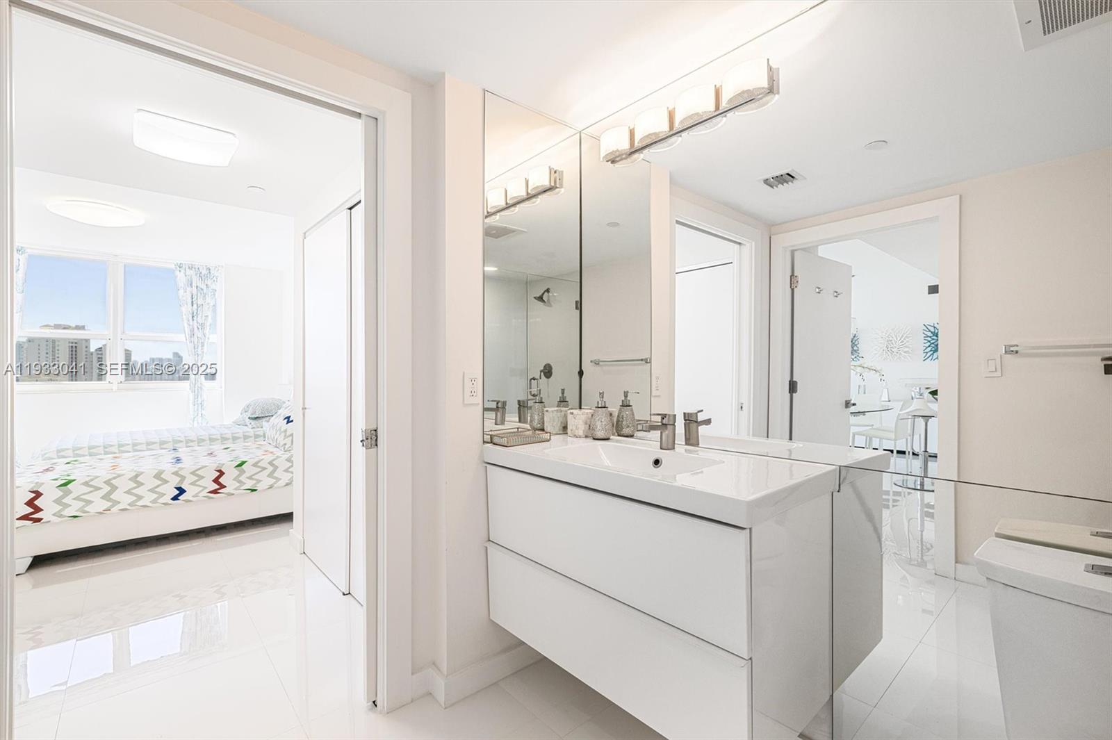 19501 W Country Club Dr #2307, Aventura FL 33180