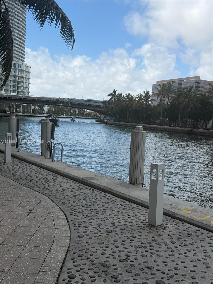 690 SW 1st Ct #1724, Miami FL 33130