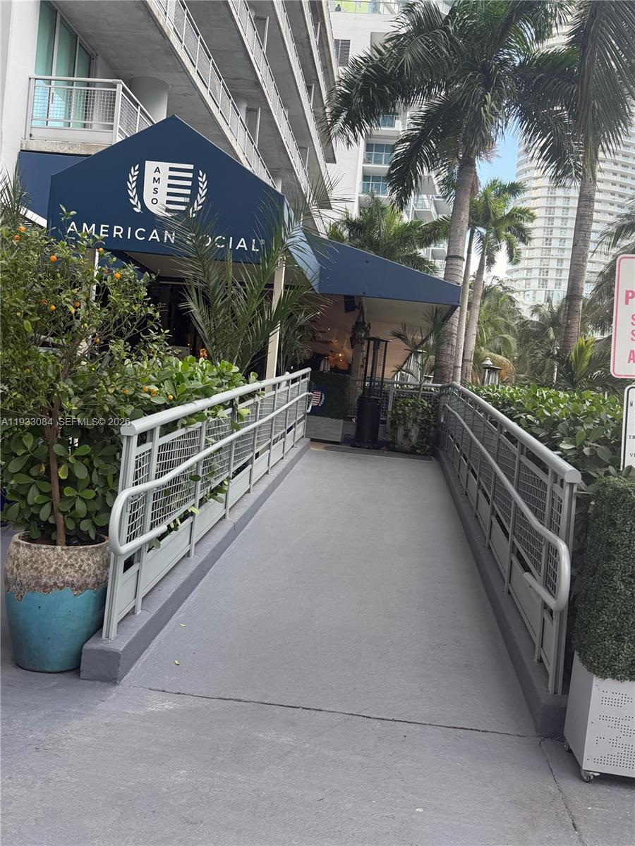 690 SW 1st Ct #1724, Miami FL 33130