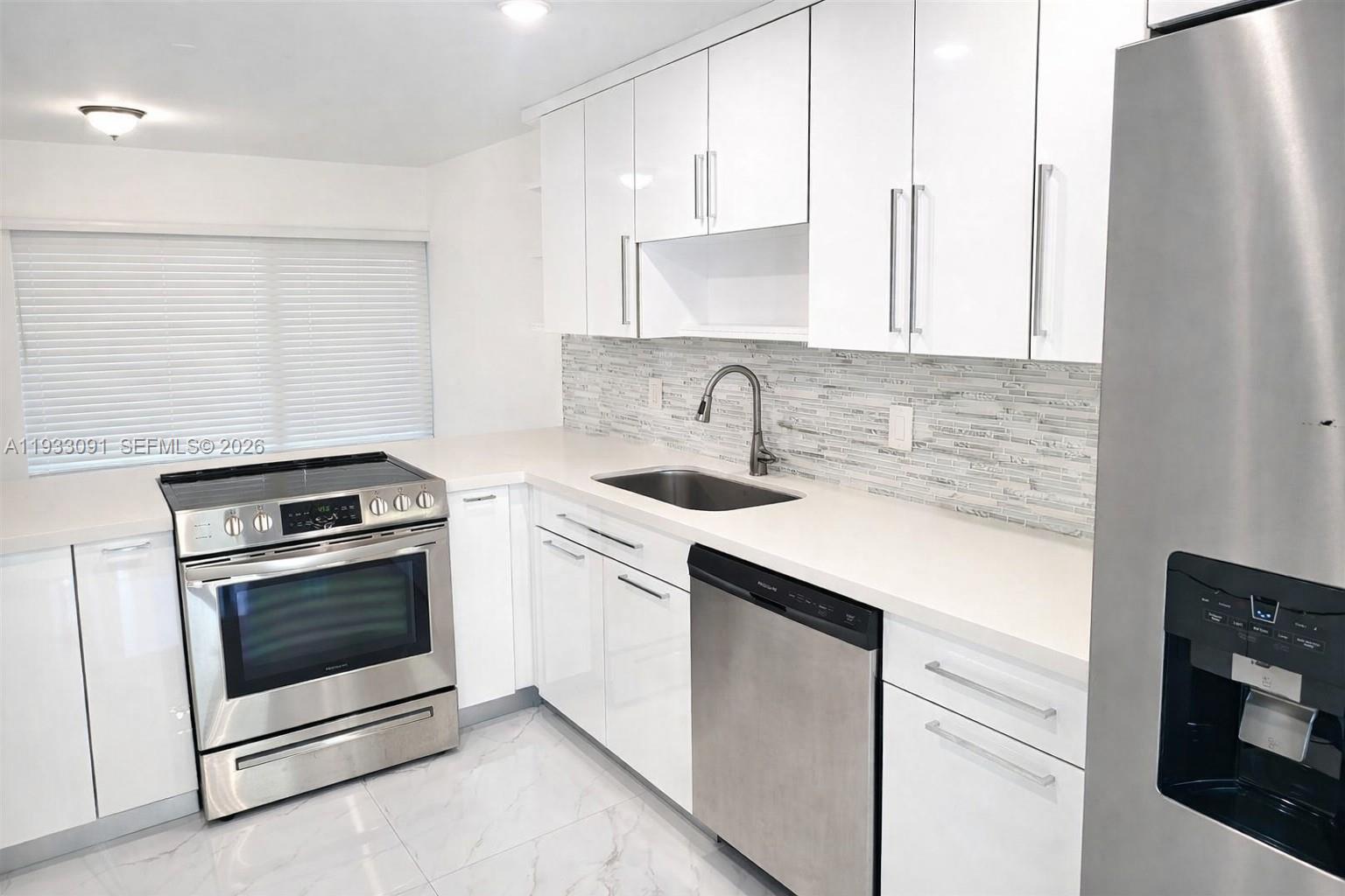 9723 N New River Canal Road #416, Plantation FL 33324
