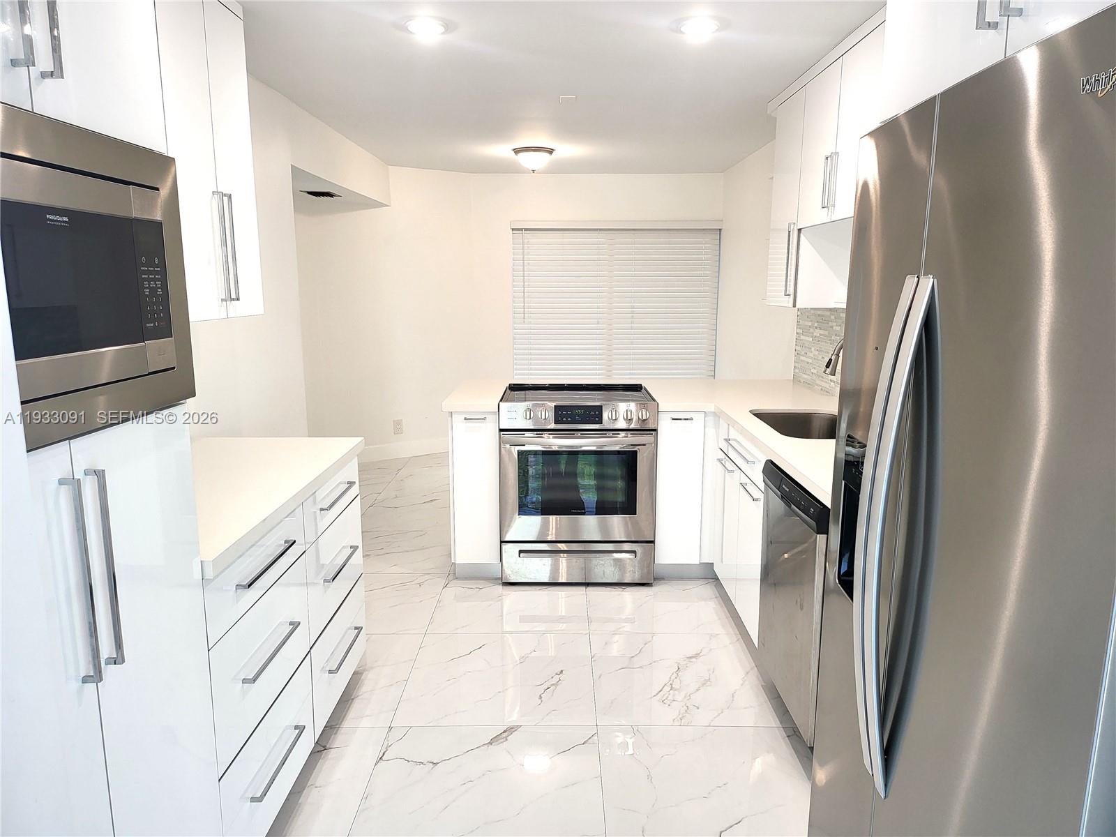 9723 N New River Canal Road #416, Plantation FL 33324