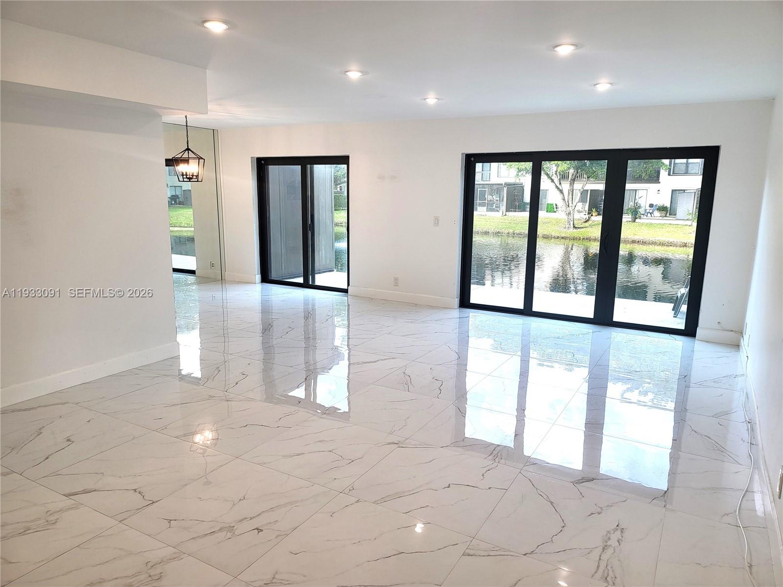 9723 N New River Canal Road #416, Plantation FL 33324