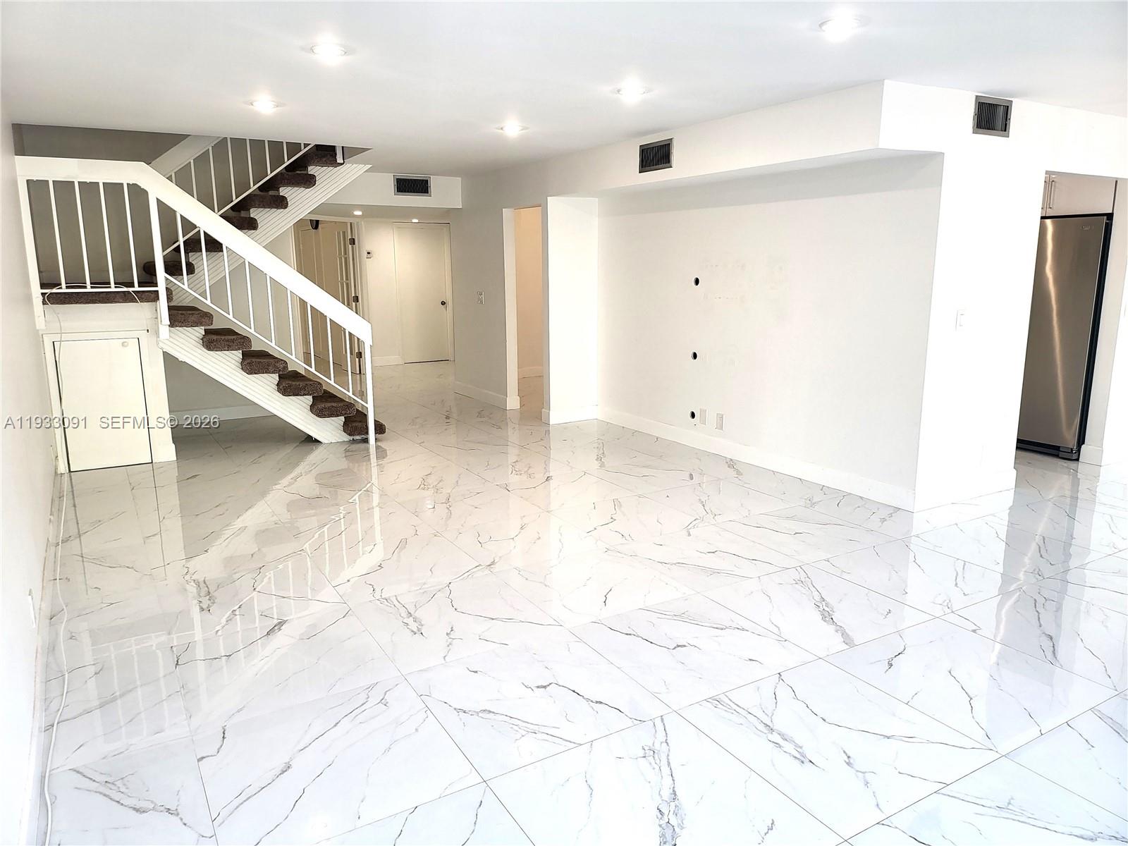 9723 N New River Canal Road #416, Plantation FL 33324