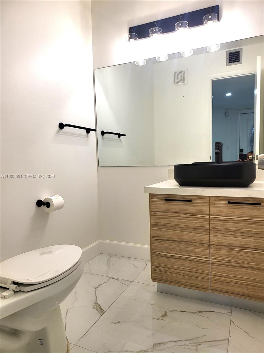 9723 N New River Canal Road #416, Plantation FL 33324