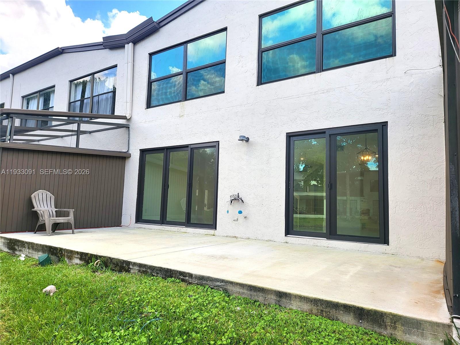 9723 N New River Canal Road #416, Plantation FL 33324