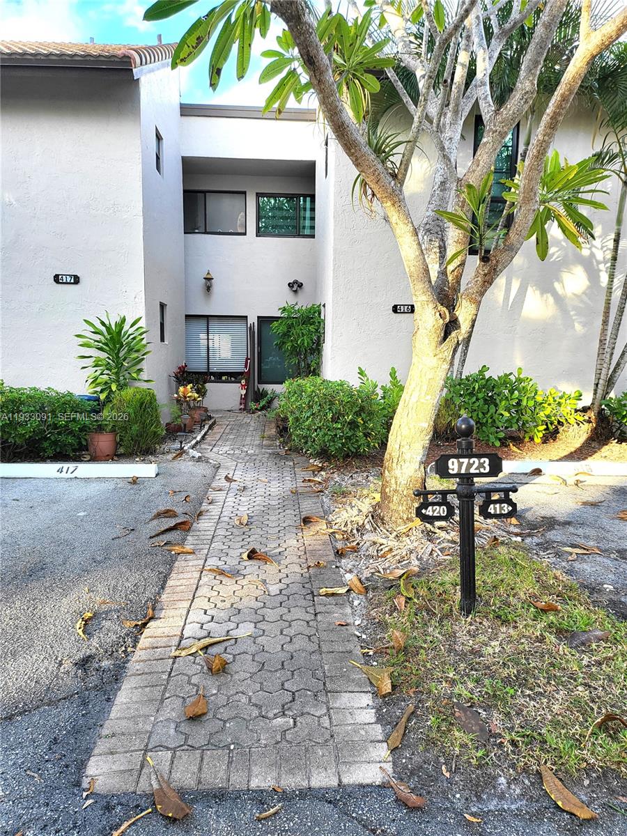 9723 N New River Canal Road #416, Plantation FL 33324