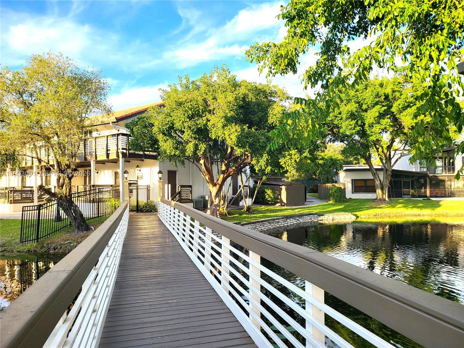 9723 N New River Canal Road #416, Plantation FL 33324