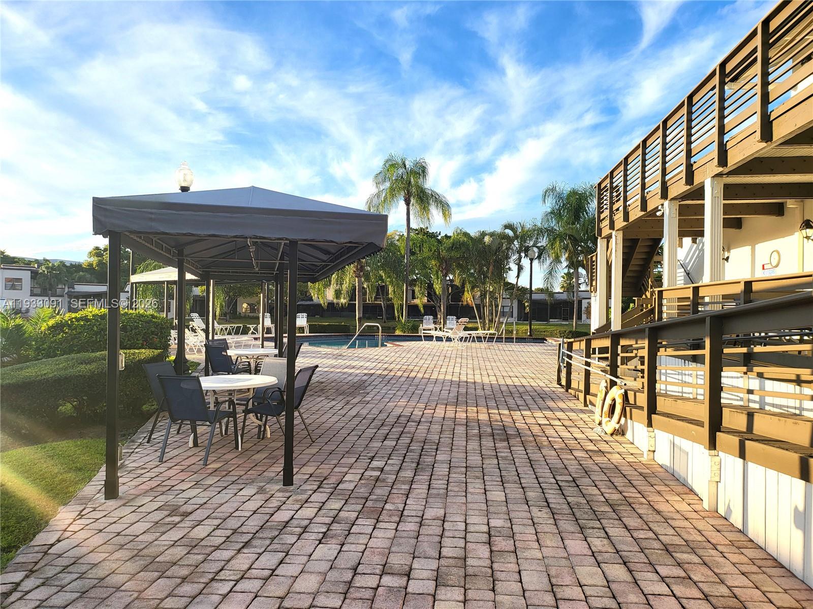9723 N New River Canal Road #416, Plantation FL 33324