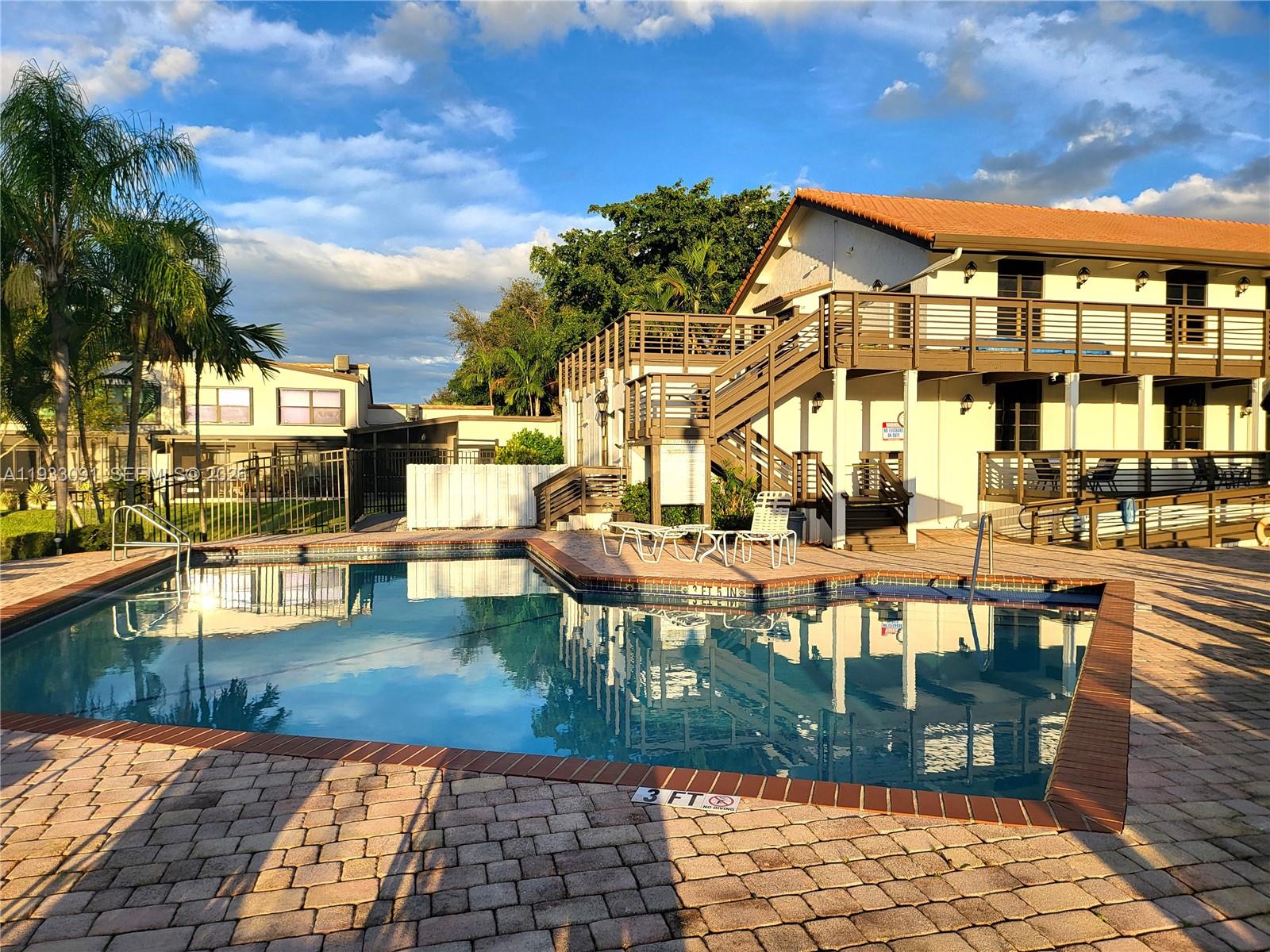 9723 N New River Canal Road #416, Plantation FL 33324