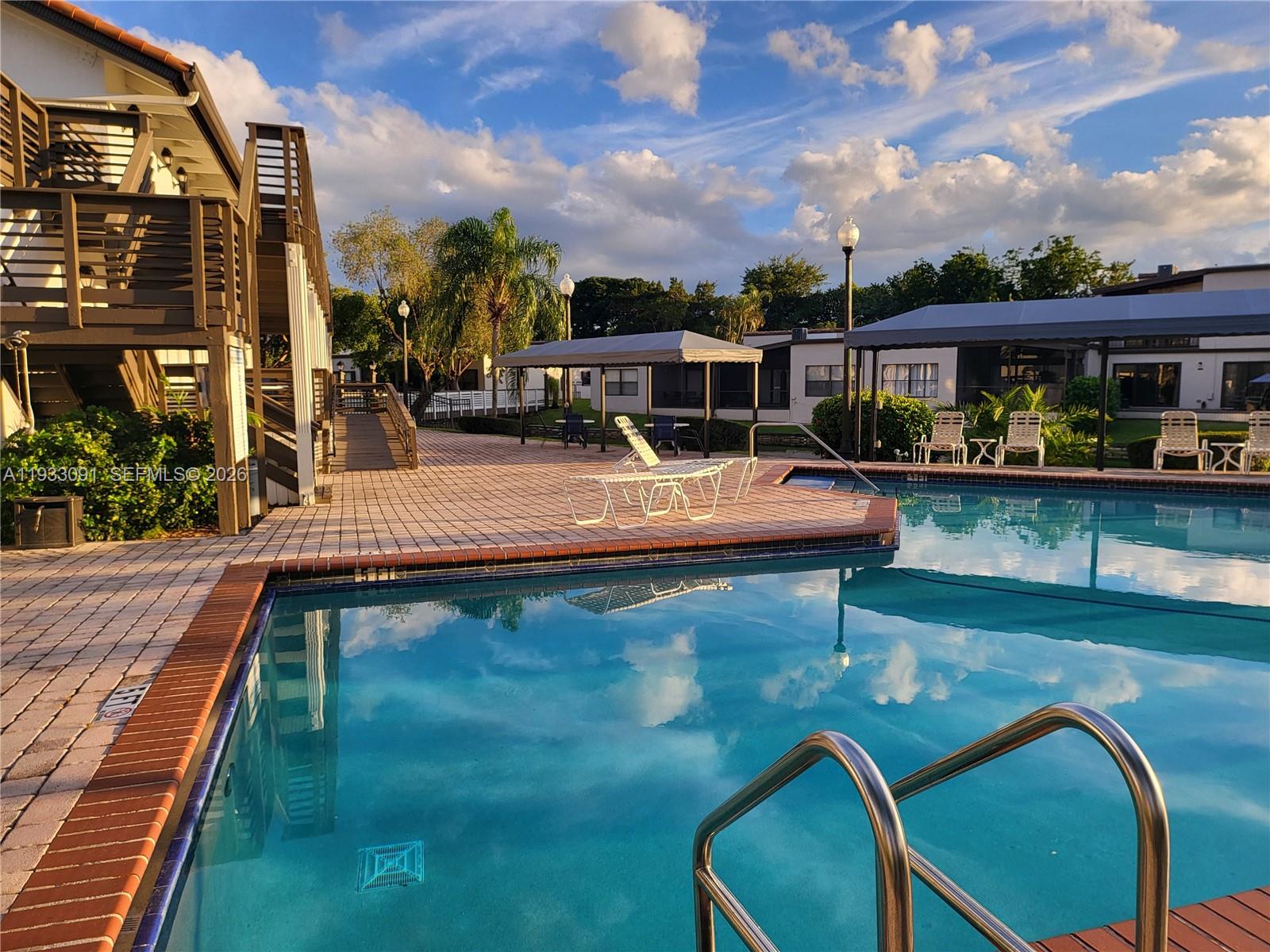 9723 N New River Canal Road #416, Plantation FL 33324