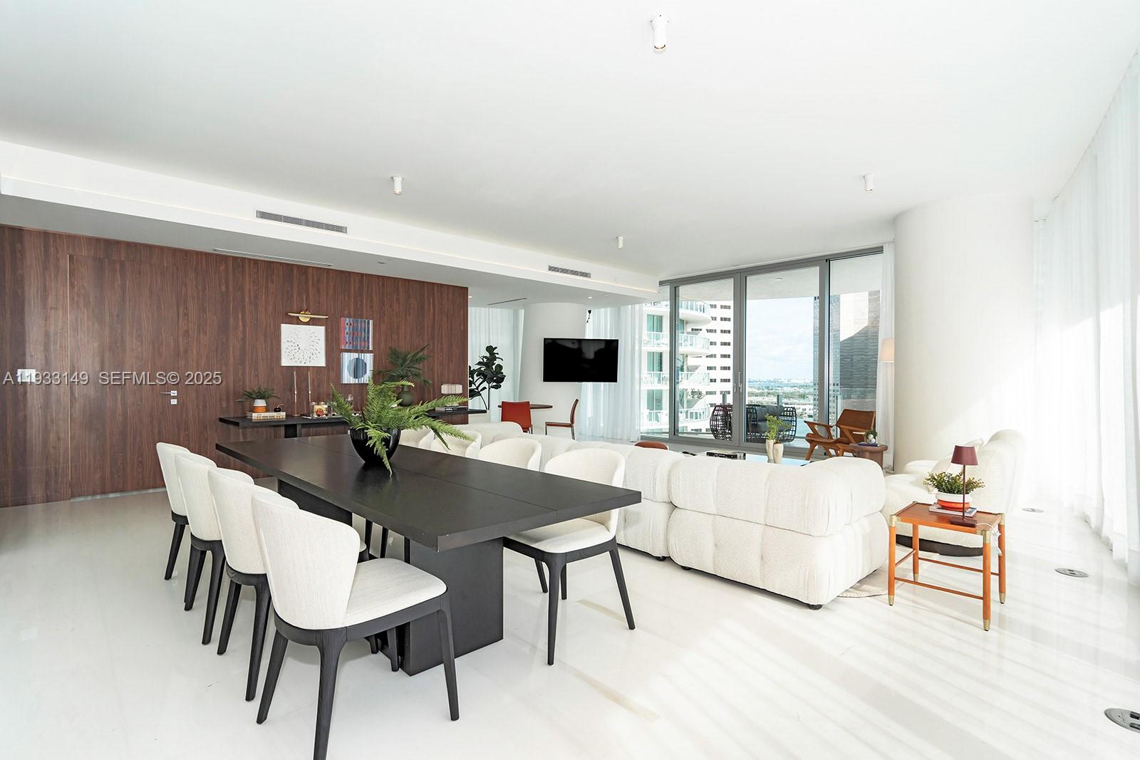 300 Biscayne Blvd Way #1901, Miami FL 33131