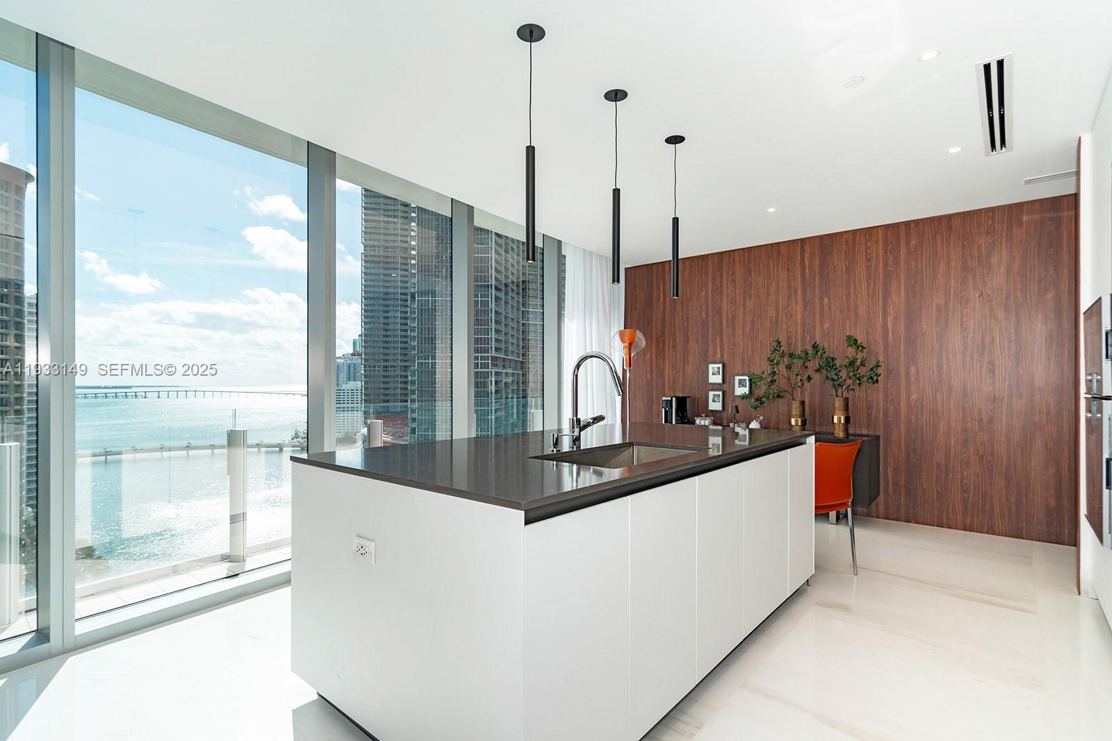 300 Biscayne Blvd Way #1901, Miami FL 33131