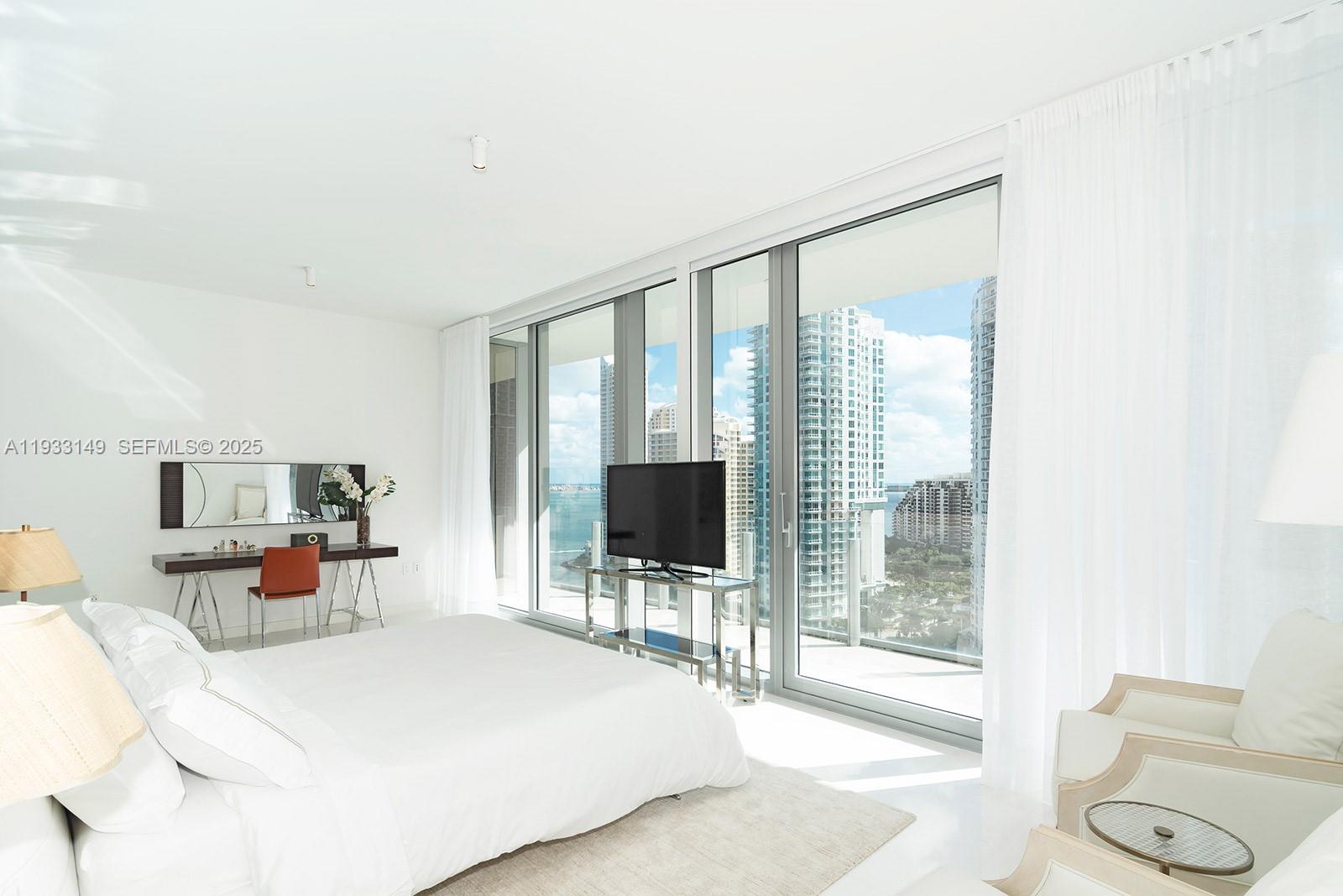 300 Biscayne Blvd Way #1901, Miami FL 33131