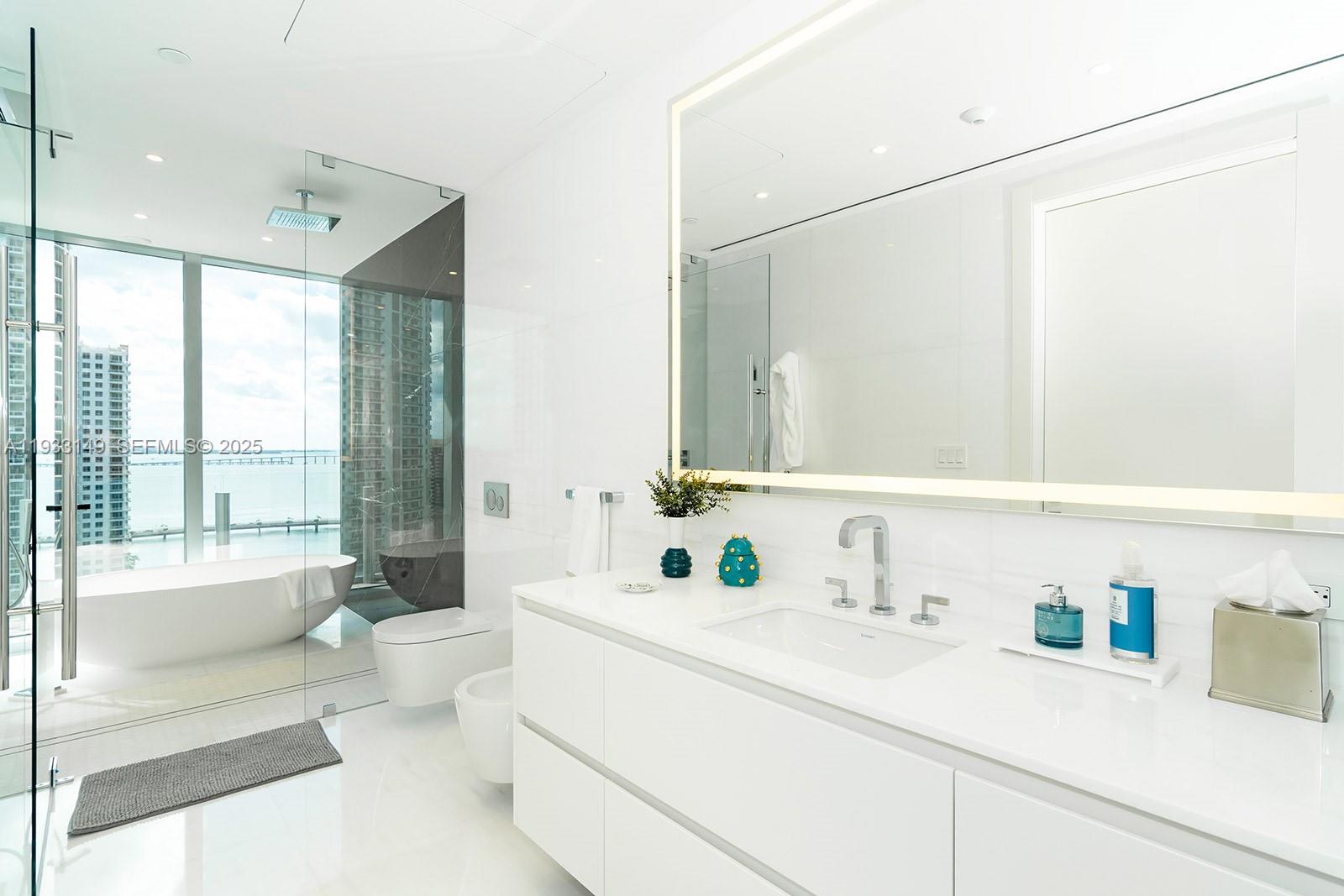 300 Biscayne Blvd Way #1901, Miami FL 33131