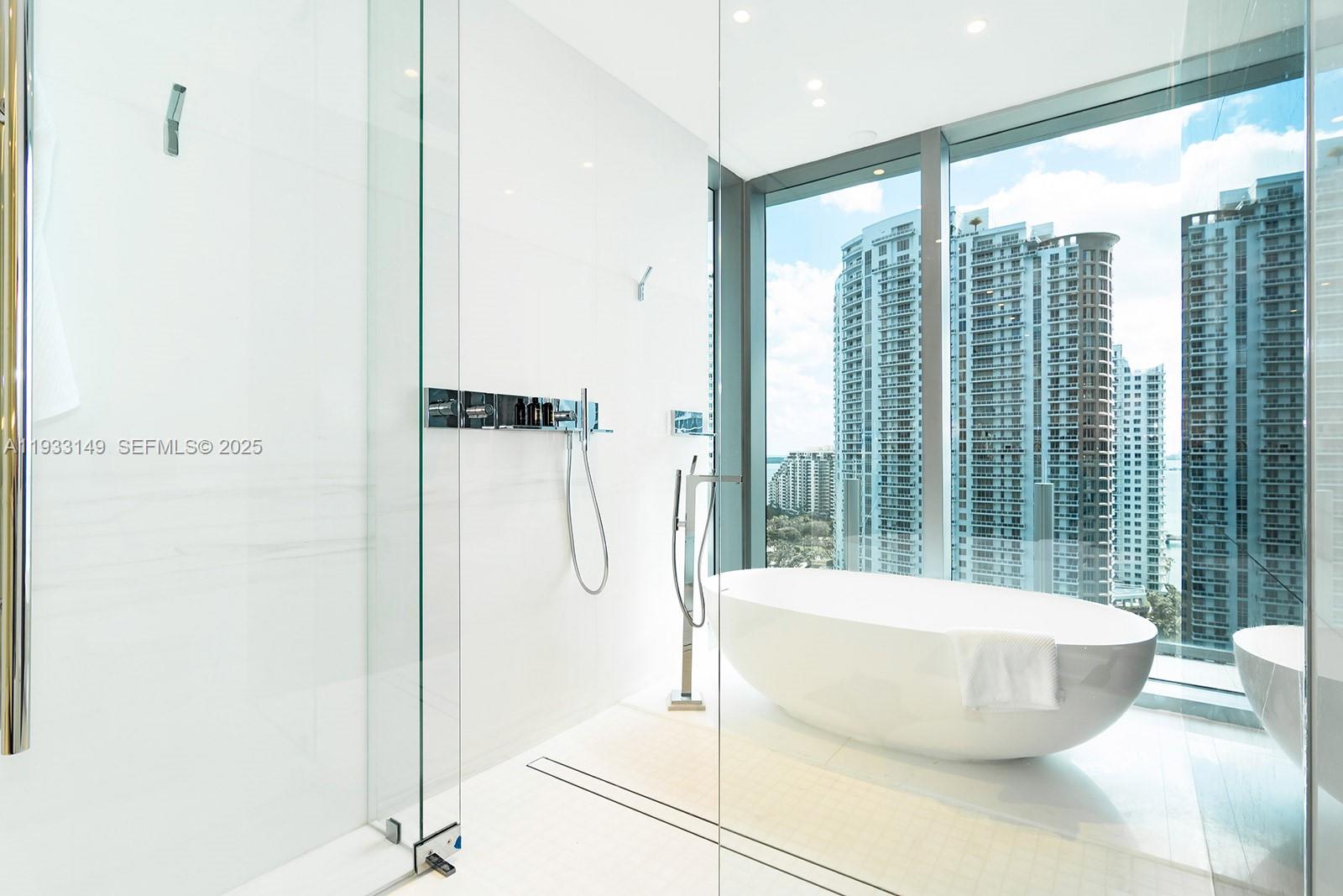 300 Biscayne Blvd Way #1901, Miami FL 33131
