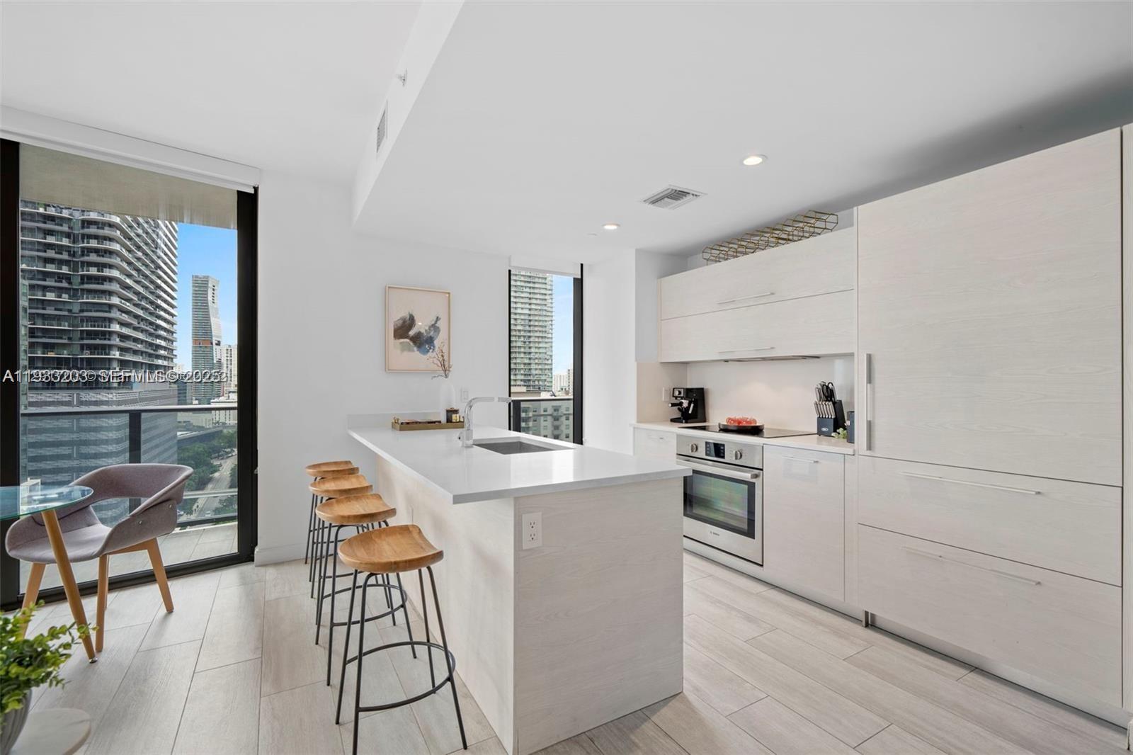 45 SW 9th St #1403, Miami FL 33130