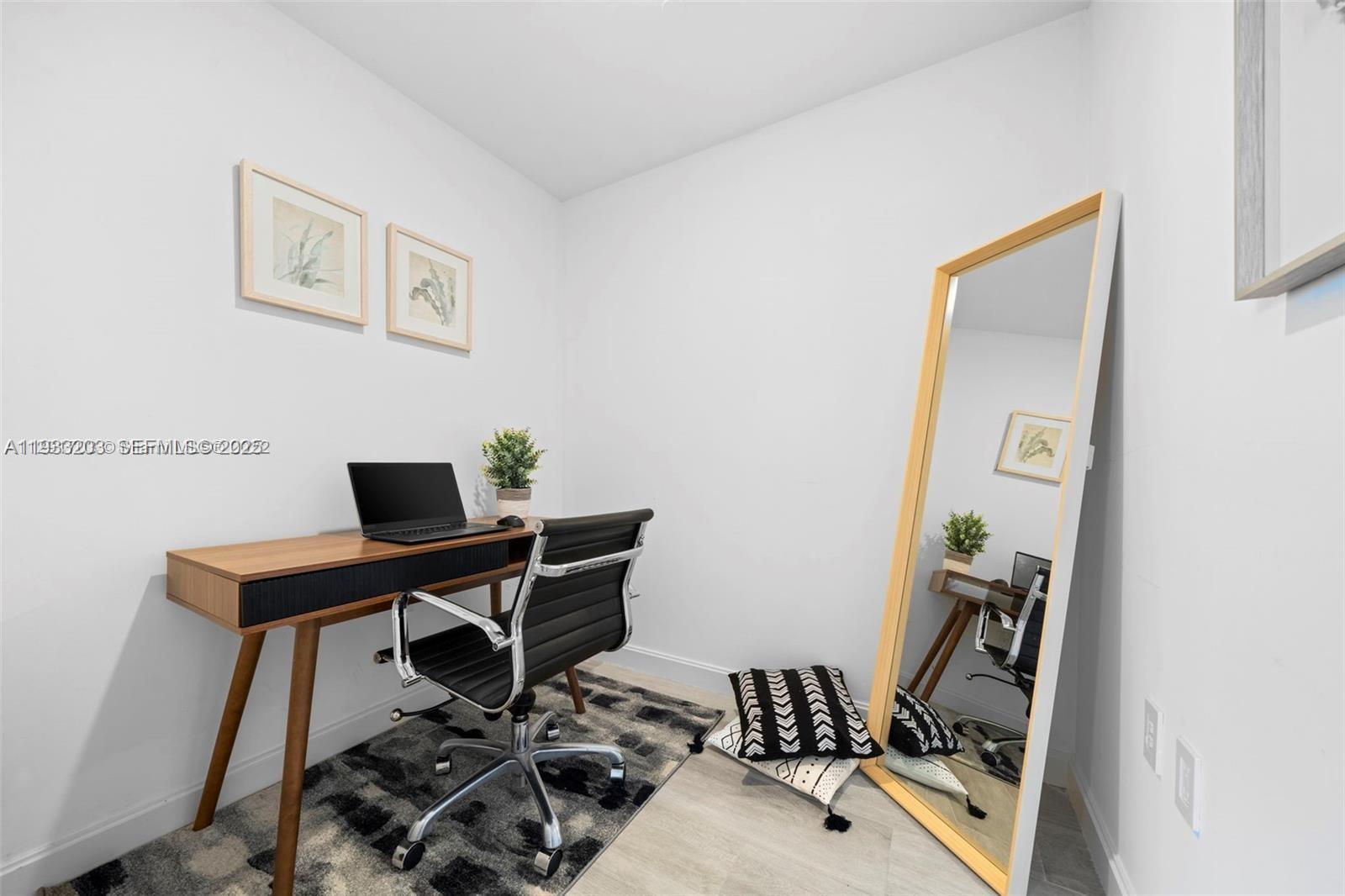 45 SW 9th St #1403, Miami FL 33130