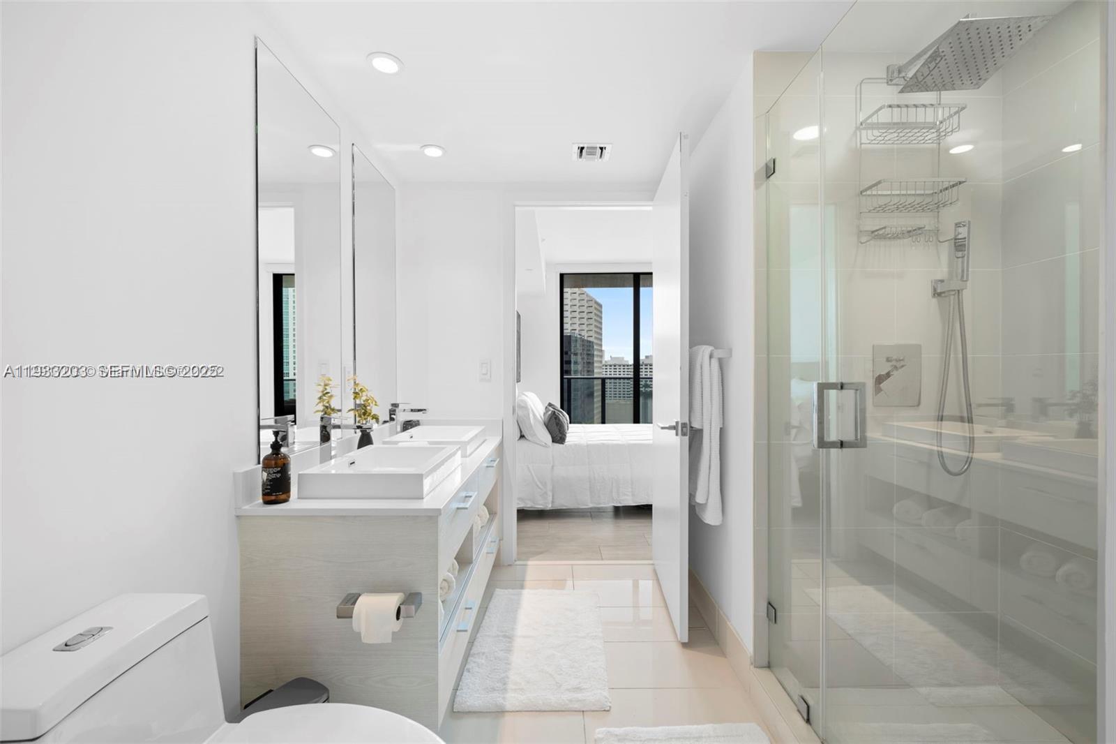 45 SW 9th St #1403, Miami FL 33130