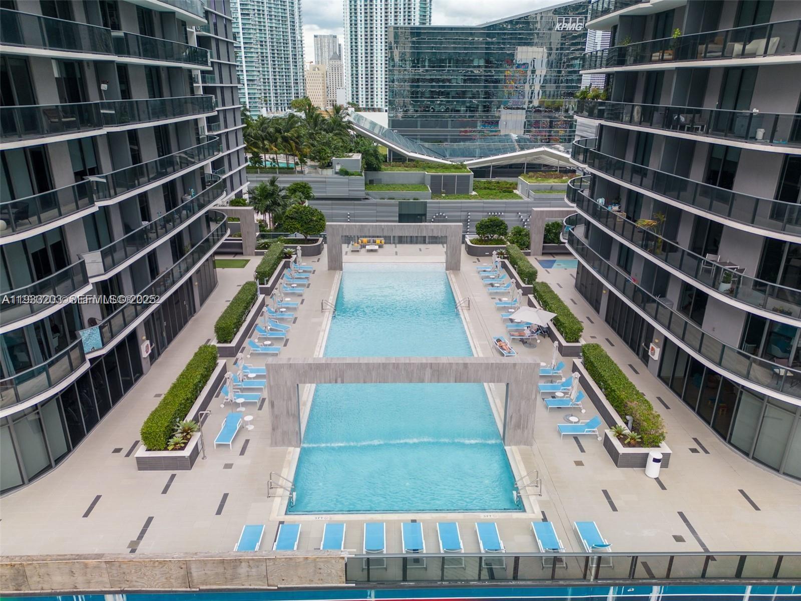45 SW 9th St #1403, Miami FL 33130